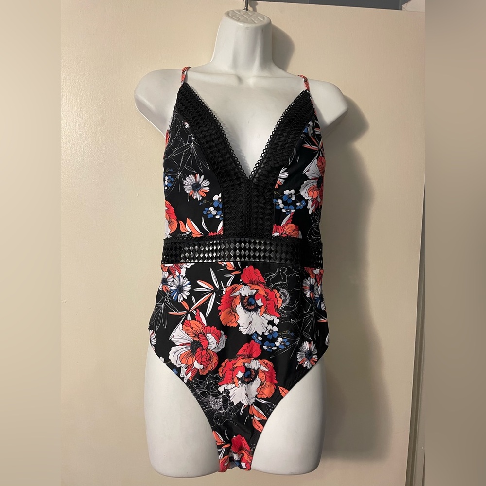 Cupshe Women's Floral One Piece Swimsuit NWT